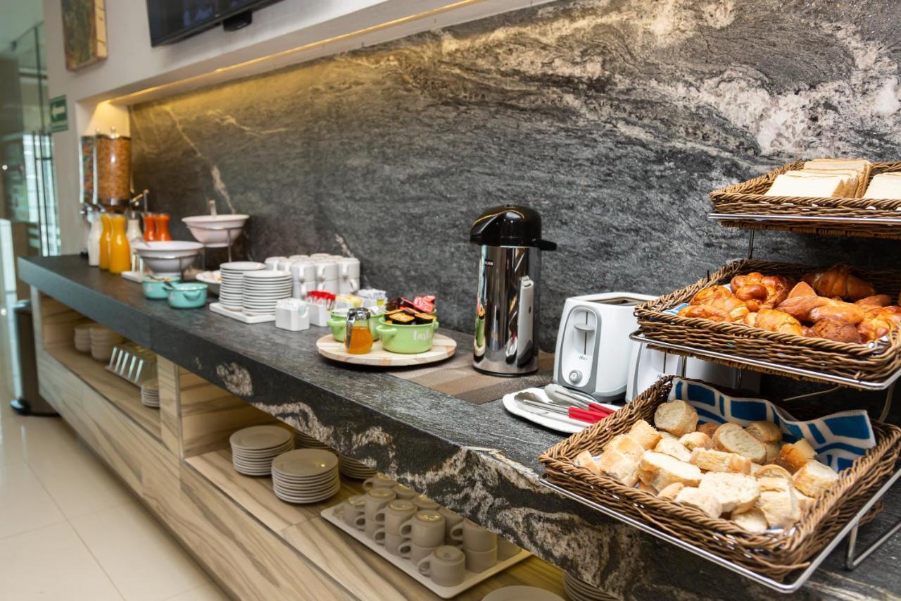 Hotel Expo Abastos Γκουανταλαχάρα Εξωτερικό φωτογραφία