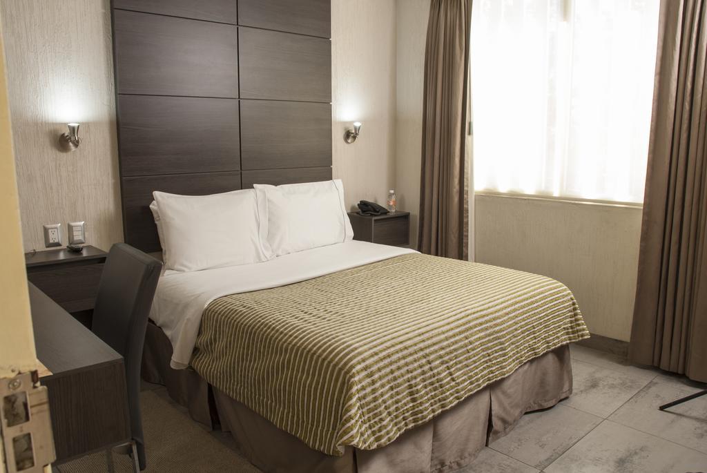 Hotel Expo Abastos Γκουανταλαχάρα Εξωτερικό φωτογραφία